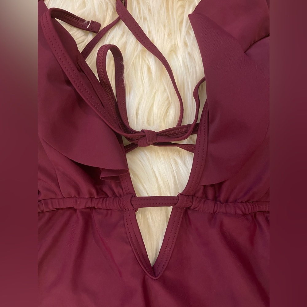 Cupshe Ruffled One-Piece Swimsuit - Picture 4 of 8